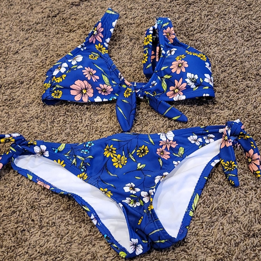 Hot water bikkini 2/$30